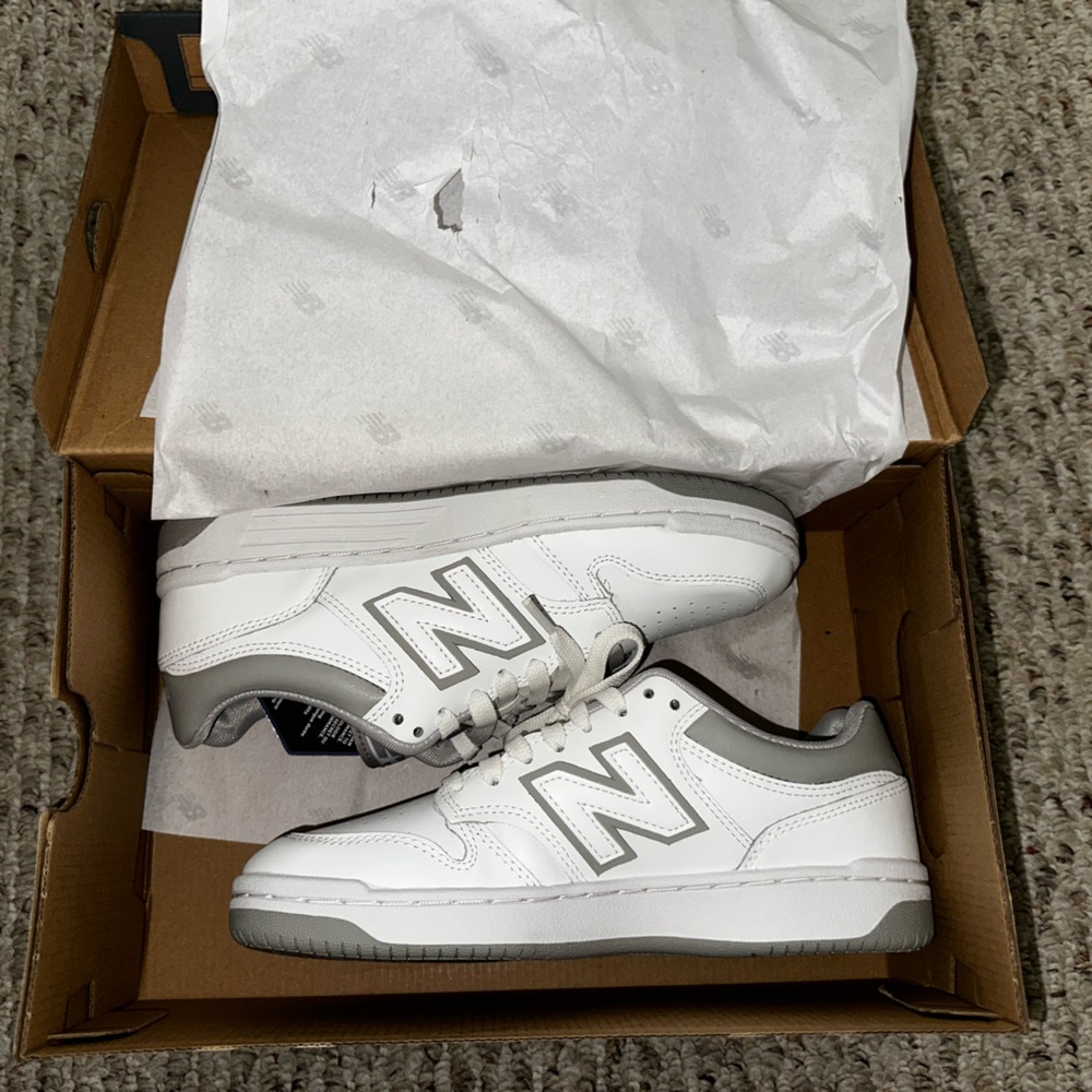 *NEVER WORN* NEW BALANCE 480 - White Grey (womens 7.5 US)